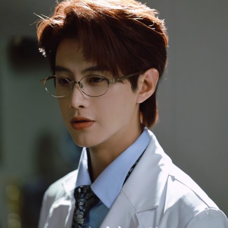 Jing Zhong Mo Sheng Ren