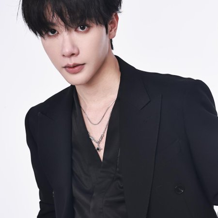 Qi Yue Bang Ding Hei Yue Guang