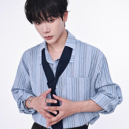 Qi Yue Bang Ding Hei Yue Guang