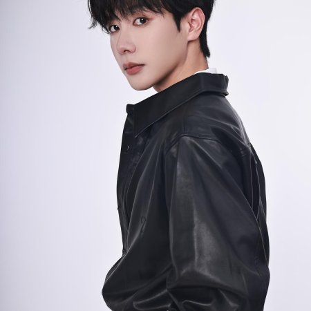 Qi Yue Bang Ding Hei Yue Guang