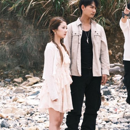 Gu Dao Yue Guang: Ta Men San Ren De Tao Sheng You Xi