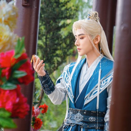 Wang Lian Shi Bai Hou Wo Cheng Le Quan Wang De Bai Yue Guang